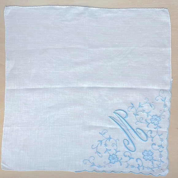 VINTAGE MONOGRAMMED HANDKERCHIEF 14”x14” - Picture 3 of 6
